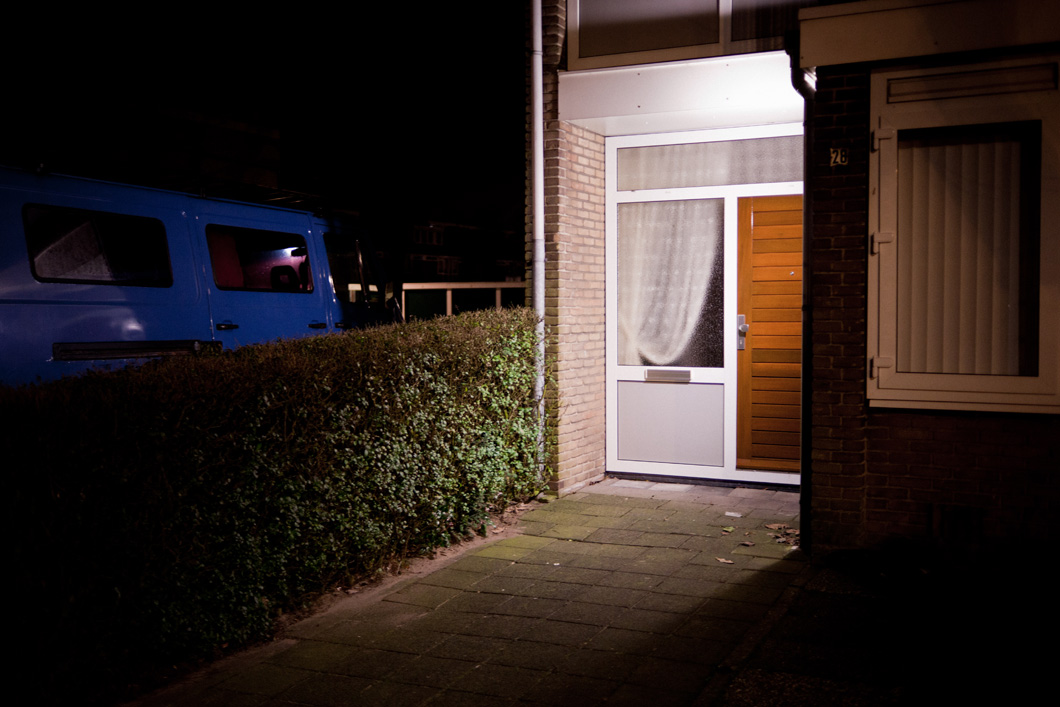 lockedOutside01